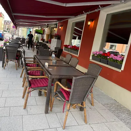 Colosseo Im Herzen Von Otel Meiningen