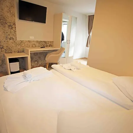 Otel Colosseo Im Herzen Von
