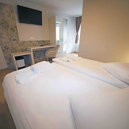 Colosseo Im Herzen Von 3* Meiningen