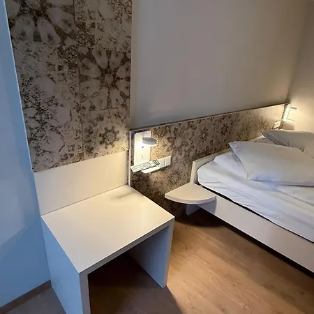 Hotel Colosseo Im Herzen Von Meiningen