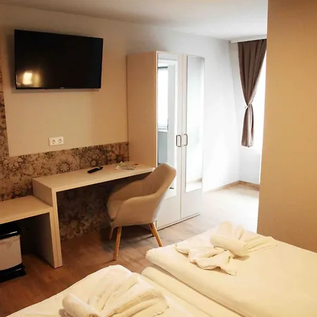 Hotel Colosseo Im Herzen Von Meiningen