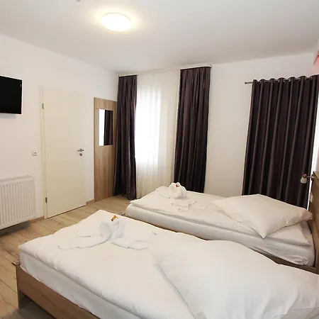 Colosseo Im Herzen Von Otel 3*