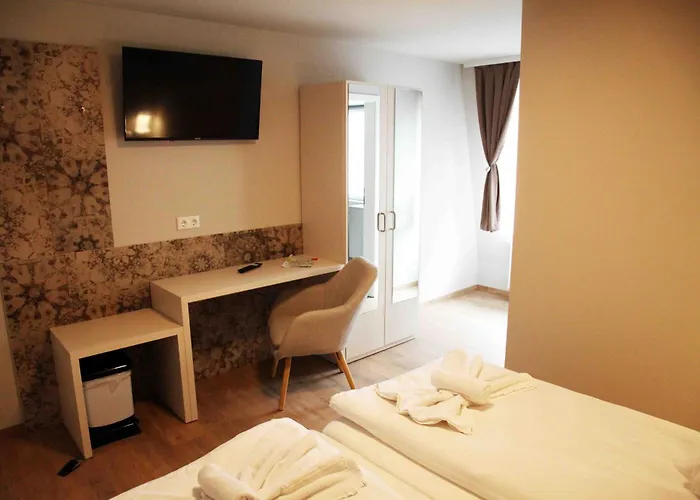 Hotel Colosseo Im Herzen Von Meiningen